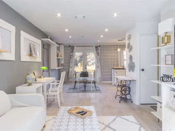 2828 Holiday Ln, Shreveport, LA 71118