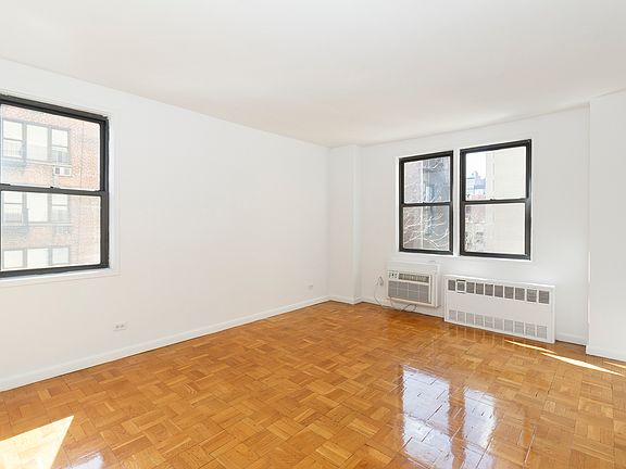 5th image of 150 E 18th St APT 6D