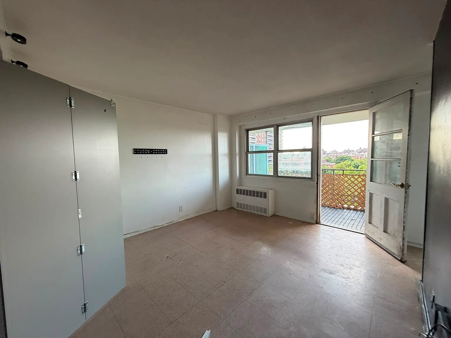 1 bed, 700 sqft, $2,762 — Photo 2