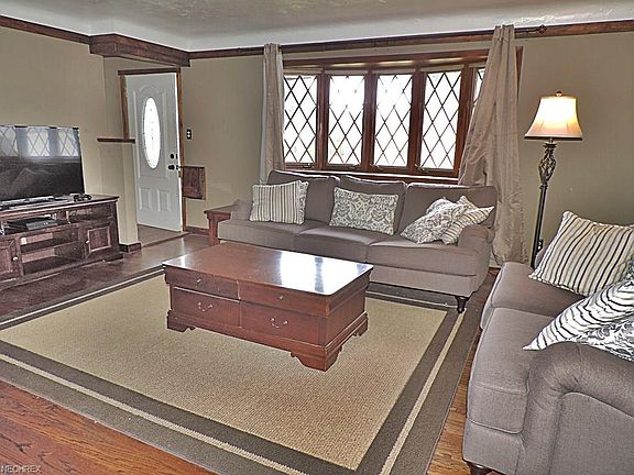 2nd image of 37 E Dawnwood Dr