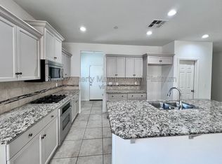 4121 Chessa Ln, Clovis, CA 93619