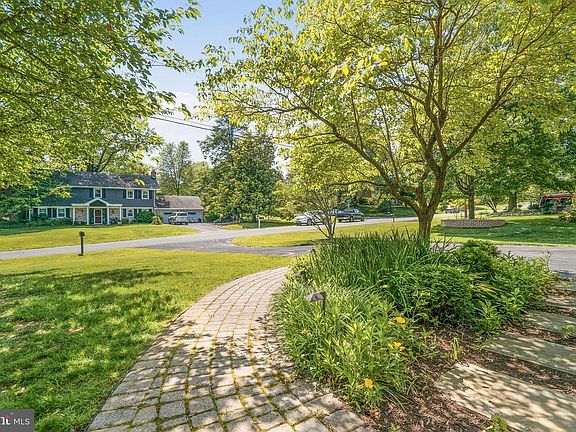 3rd image of 17817 Cliffbourne Ln