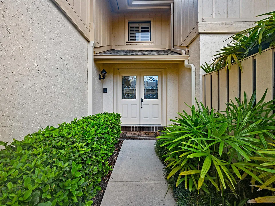 16914 Waterbend Dr #270