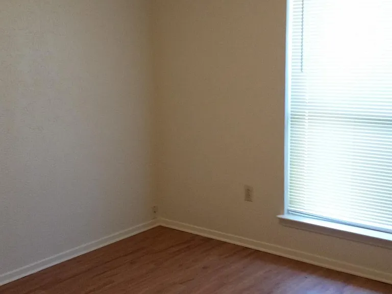 211 Blair Ln — Photo 10