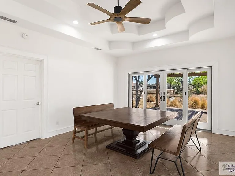 5684 Heron Cove Ln — Photo 6