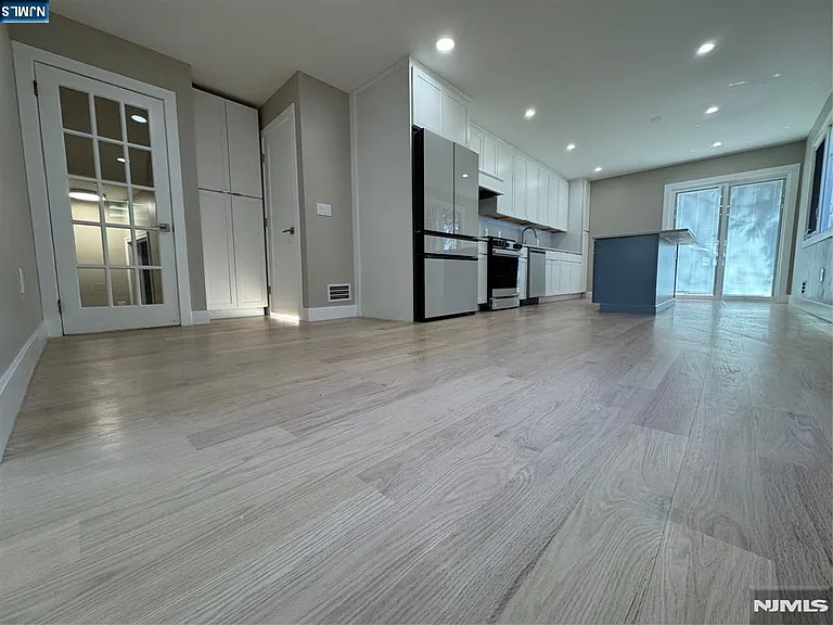 8 Dohrman Ave — Photo 8