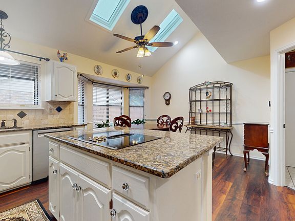 4th image of 16819 SUMMER CREEK DR