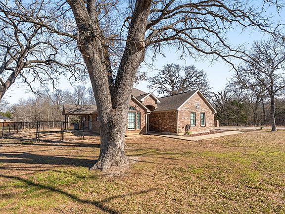 2nd image of 101 Driftwood Dr