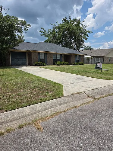 1646 Latham Ct Photo 1