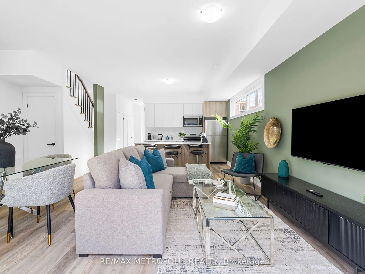 3 bed, $4,350 — Photo 4