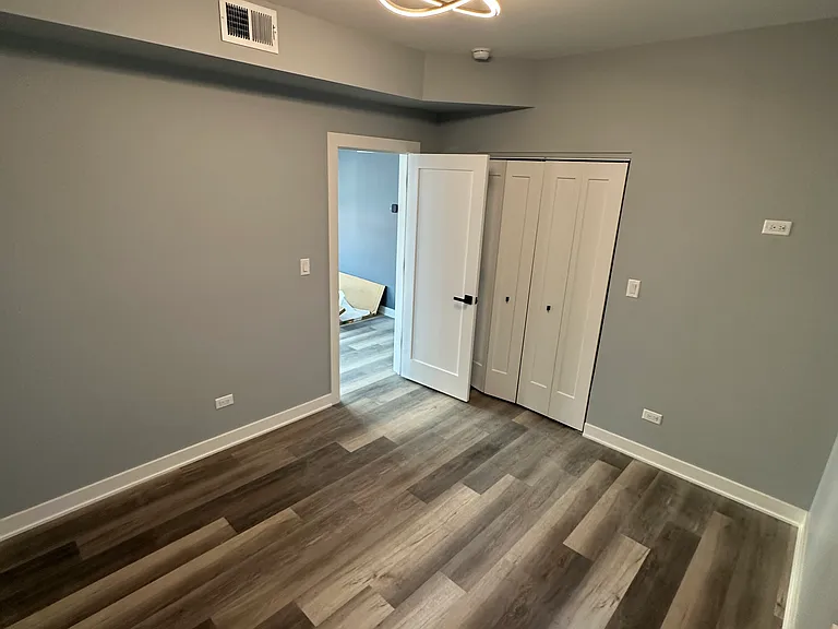 5131 W Roscoe St #2 — Photo 5