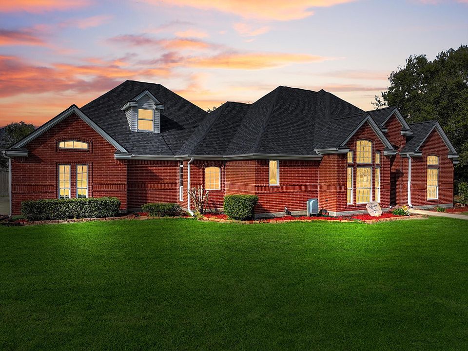 1st image of 520 Meadow Ln