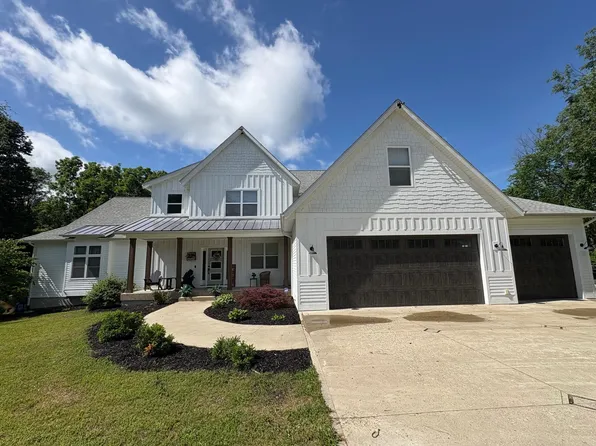 7654 Burrstone Dr SE, Caledonia, MI 49316