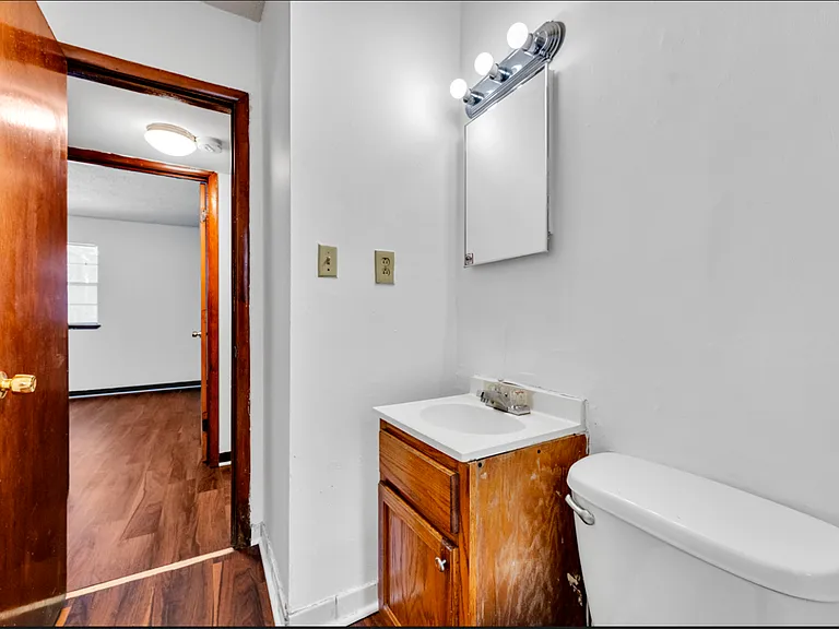 313 Beta St — Photo 16