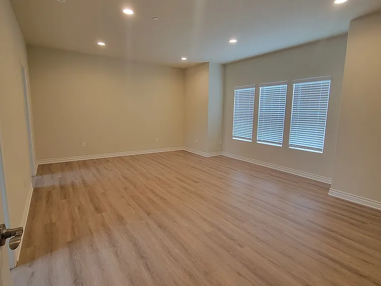 Bedroom #1 (Master)