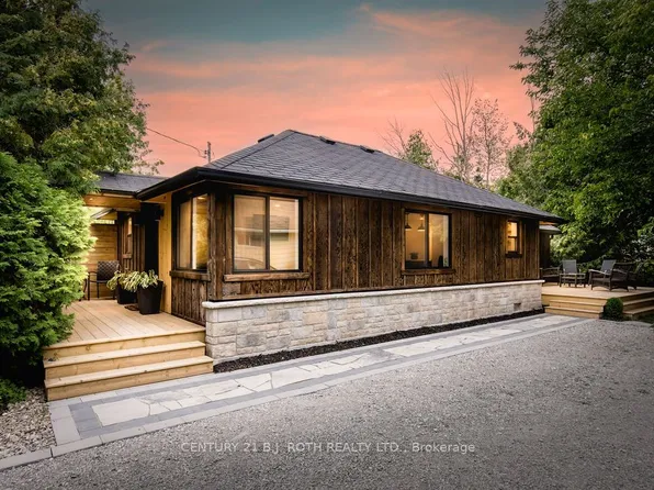 12 Domar Rd, Tiny, ON L0L 2J0