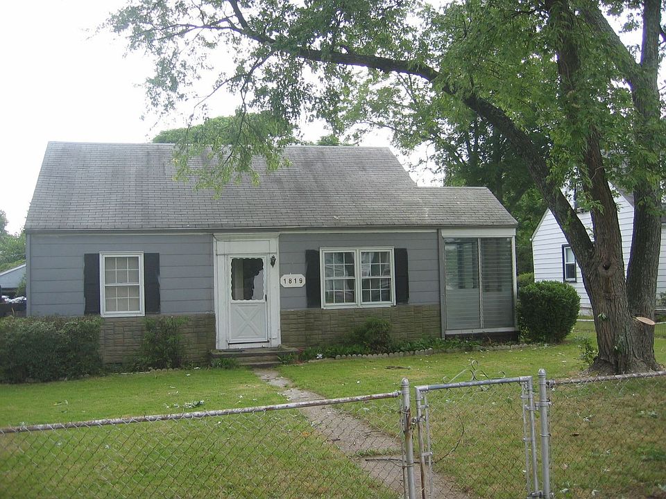 1st image of 1819 Oak Hill Ln