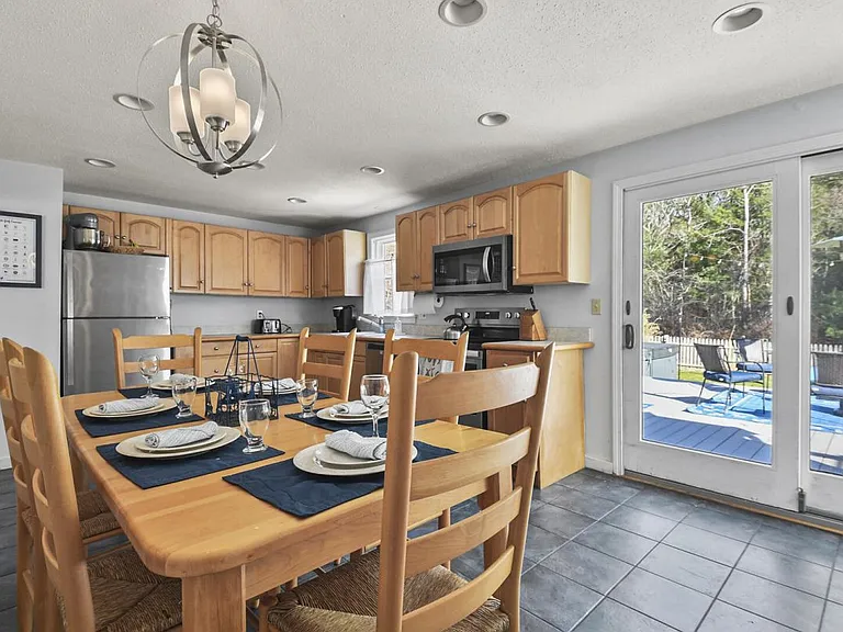 583 N Falmouth Hwy — Photo 10
