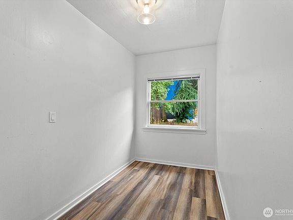 5th image of 5509 Kensington Place N