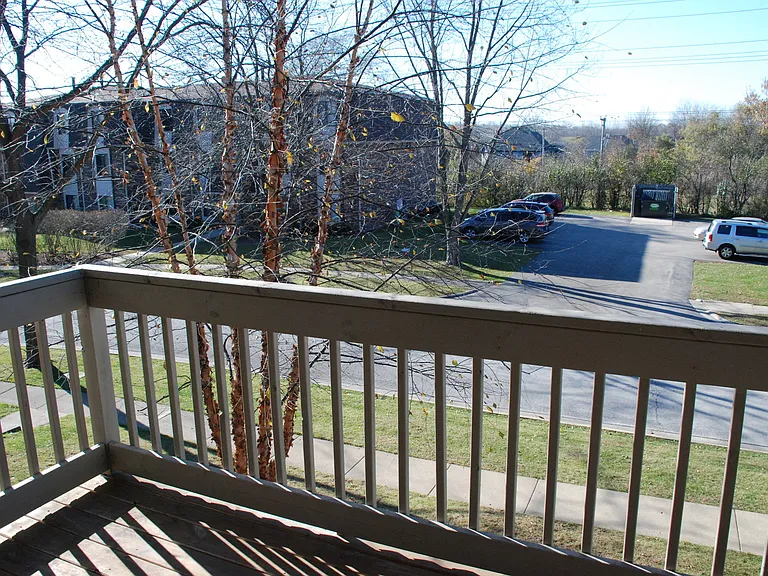 249 W Court Of Shorewood #2B — Photo 14