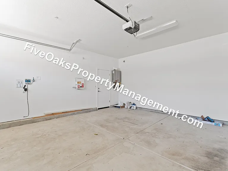 571 Willow Ridge Ct — Photo 22