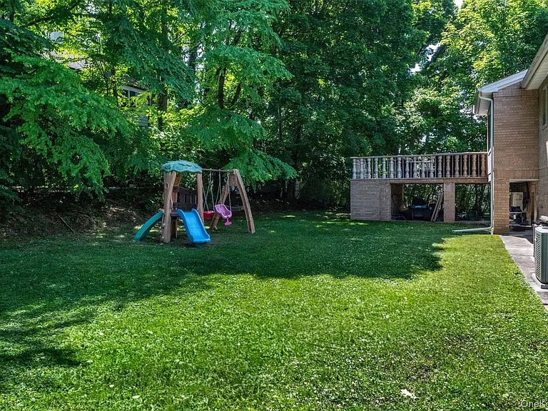 18 Carlyle Pl — Photo 38