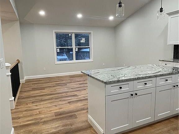 4th image of 24 Bailey Dr