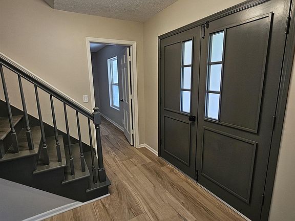 4th image of 3808 Grebe St