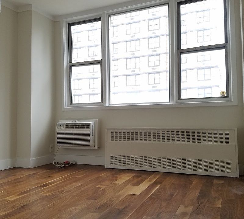 1st image of 200 E 30th St #9D1
