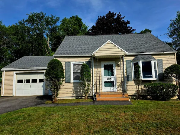 5514 Woodlawn Pl, Utica, NY 13502