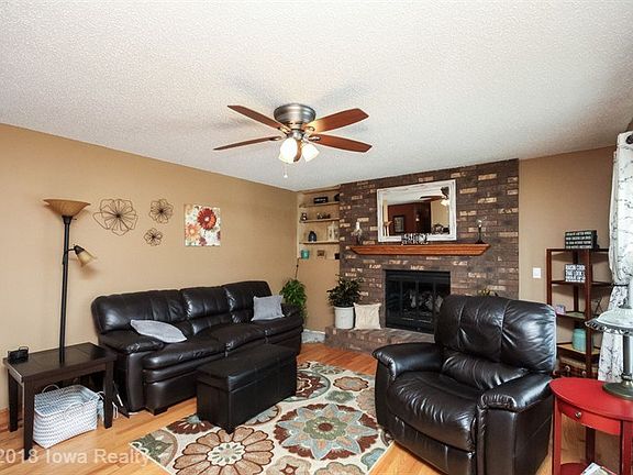 3rd image of 700 N 12th St