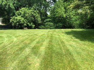 216 Mockingbird Gardens Dr, Louisville, KY