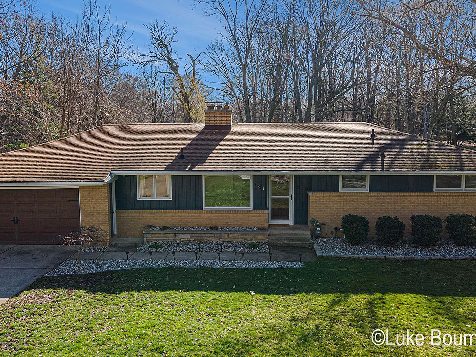 1st image of 121 Timberwood Ln