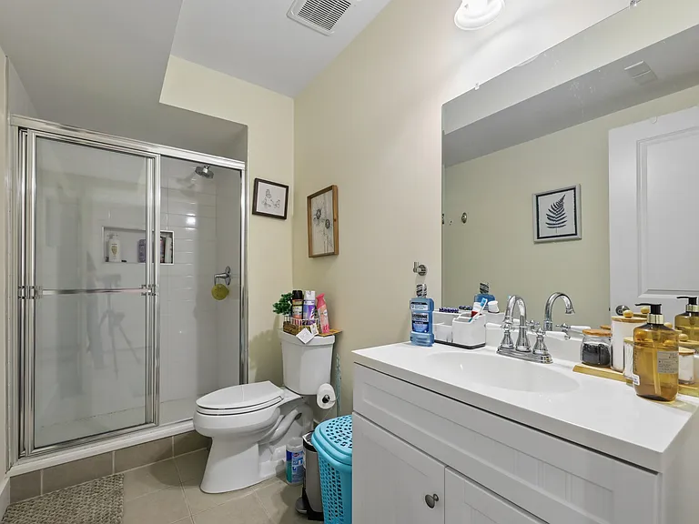 294-296 Tenafly Rd — Photo 16