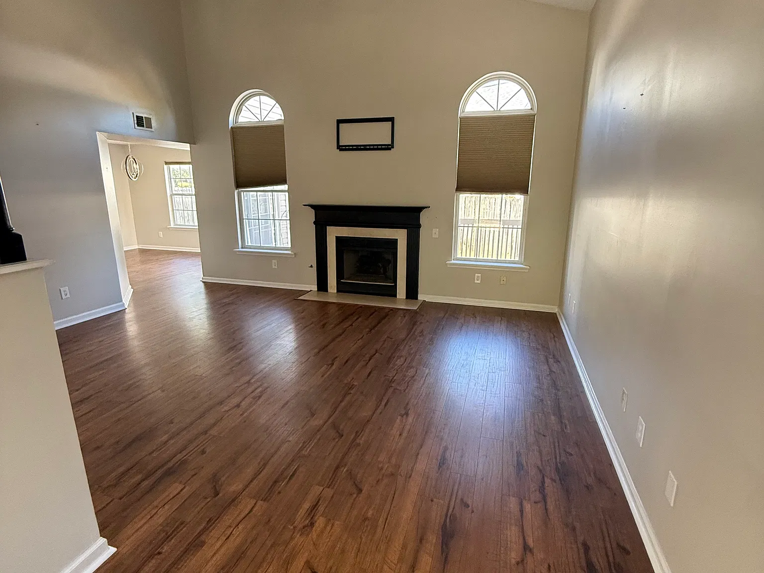 3 bed, 2.5 bath, 1546 sqft, $1,900 — Photo 3