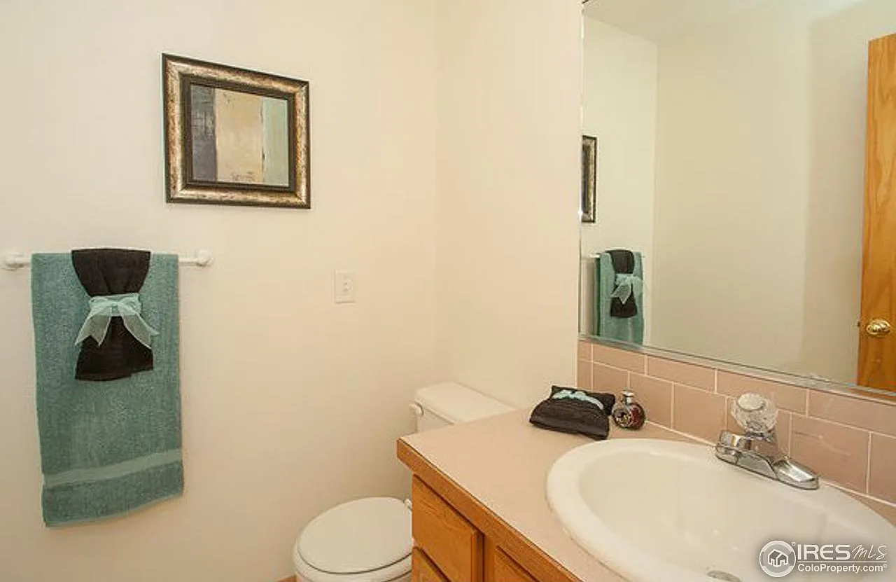 4 bed, 3.5 bath, 1256 sqft, $800 — Photo 4