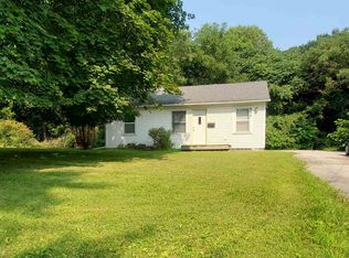 825 54th St #B, Moline, IL 61265