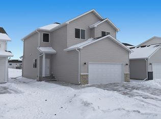 6874 Joseph St, Horace, ND 58047
