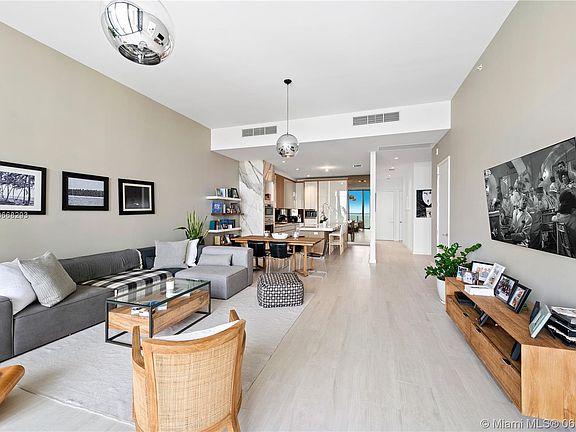 3rd image of 2821 S Bayshore Dr Unit 9C