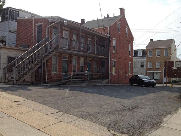 3rd image of 746 E Market St #2