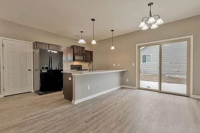 3 bed, 1240 sqft, $1,595 — Photo 3