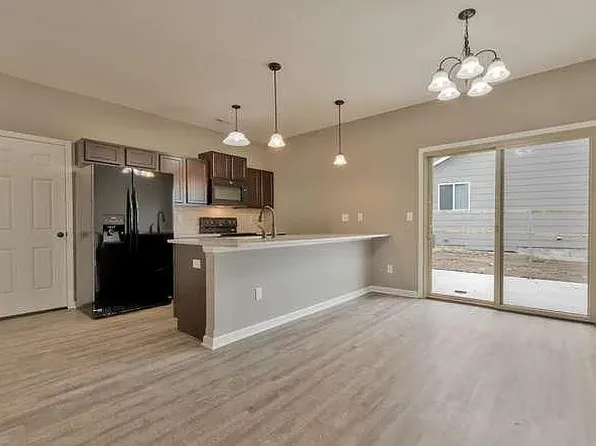 8767 E Chris St, Bel Aire, KS 67226