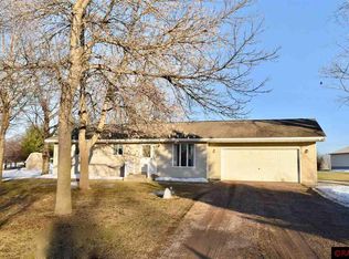 48419 Red Iron Rd, Kasota, MN 56050