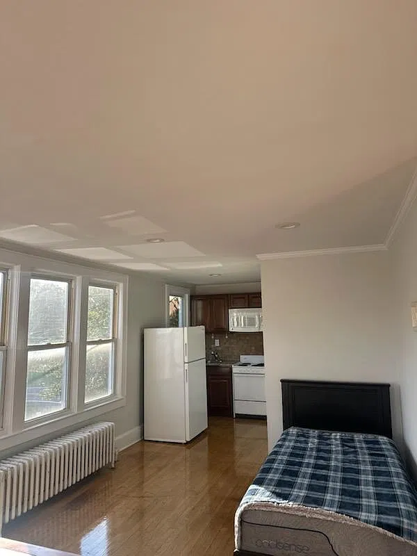 Studio, $1,400 — Photo 2
