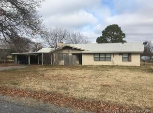 901 N 8th St, Quinton, OK 74561