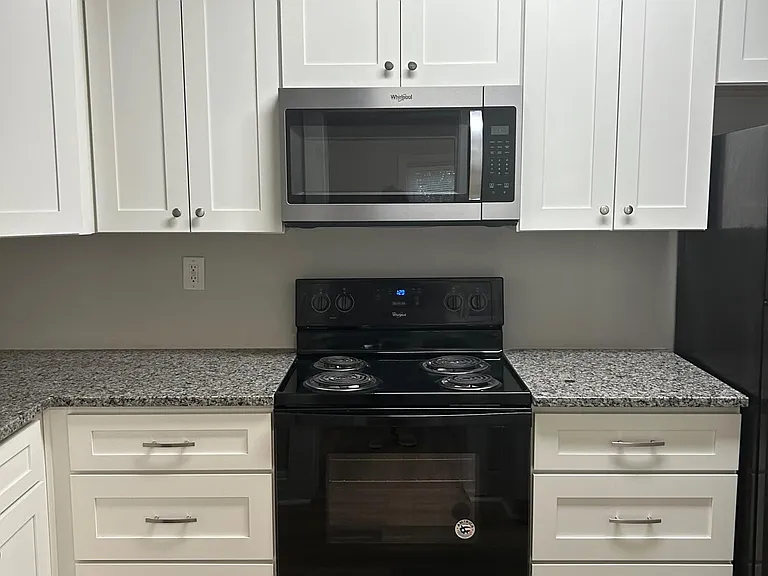 240 E New Hampshire Ave — Photo 12