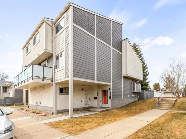 626 Willow Ct NW, Edmonton, AB T5T 2K7