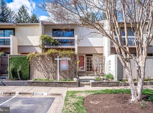 11722 Newbridge Ct, Reston, VA 20191