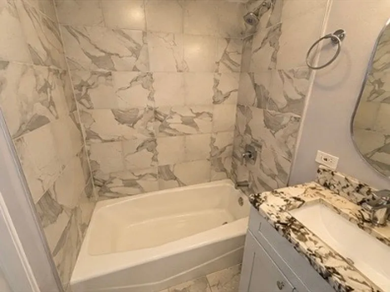 5009 N River Rd — Photo 9