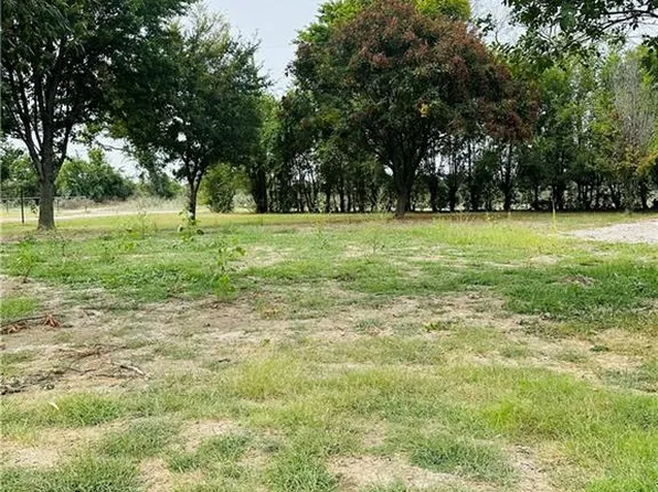 2329 10000th Rd, Oswego, KS 67356
